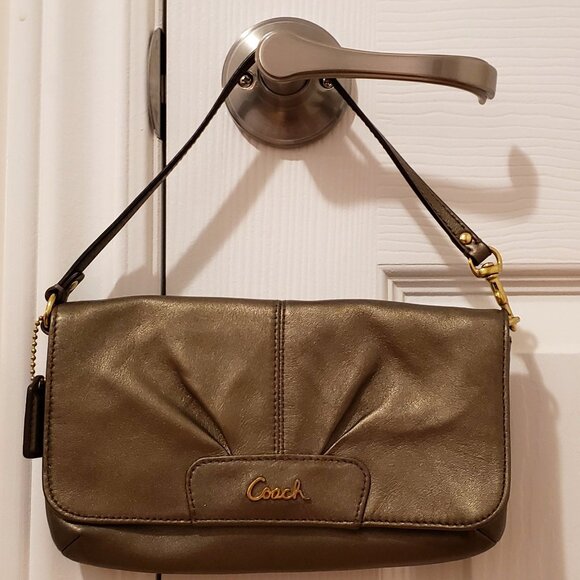COACH OLD GOLD METALLIC LEATHER BIG FLAP WRISTLET WALLET PURSE. - Picture 1 of 10